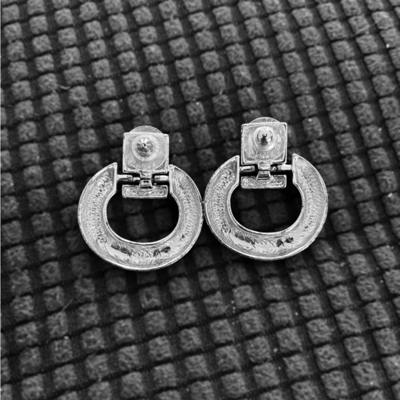 VTG 80’s Silver Tone Door Knocker Pierced Earring Post 1.5” Classic Elegant - Picture 2 of 2